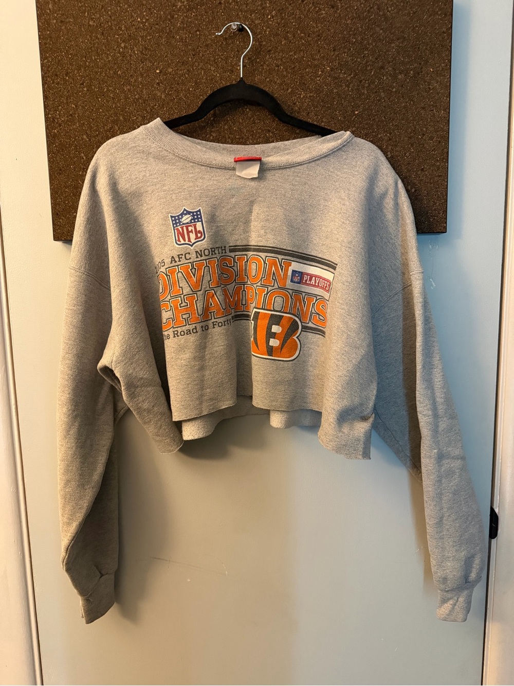 NFL Gray Cropped Crewneck Sweatshirt with Orange Bengals Logo